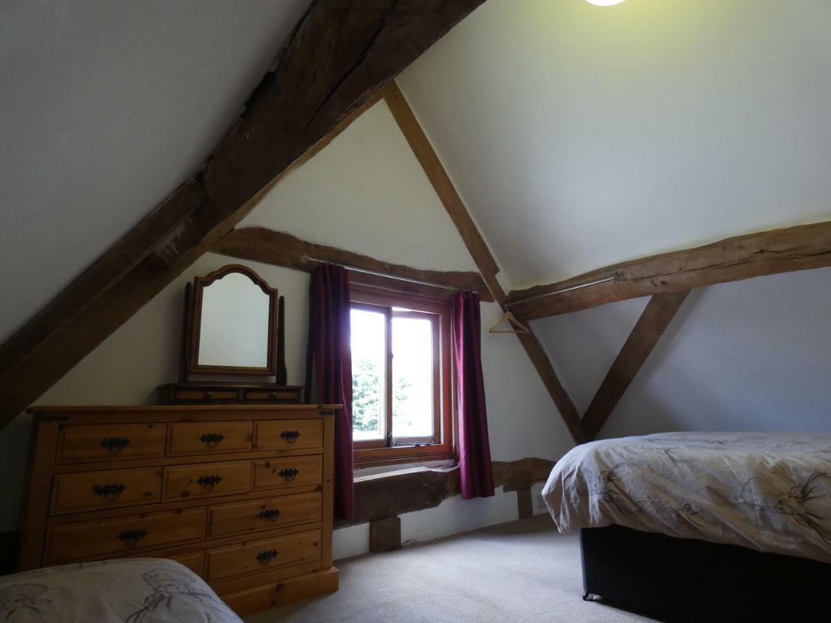 Yew Tree Barn * Prees